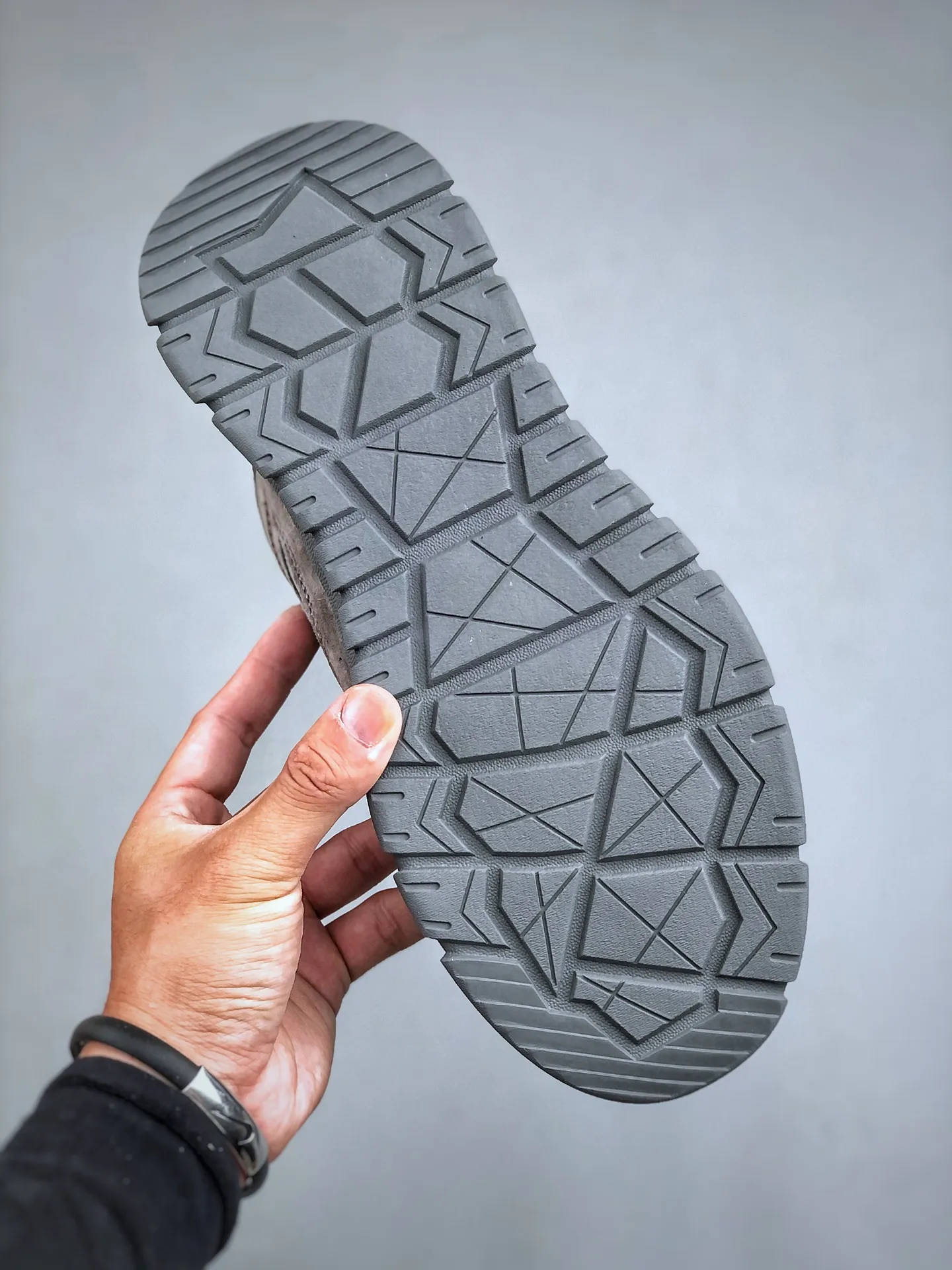 Local self-pickup💰560 Support store release New arrivals🚀Timberland Timberland outdoor mid-top casual Martin boots series Guangdong factory quality Original box original packaging The fabric is made of Italian 🇮🇹 top-grade frosted fine-grained cowhide with anti-odor and anti-corrosion genuine leather latex insoles to give you a perfect wearing experience High-quality and durable, a must-have for sportsmen Specially designed to handle handsomeness High-quality and first-class foot feel Size: 39 40 41 42 43 44 (leather shoe size)